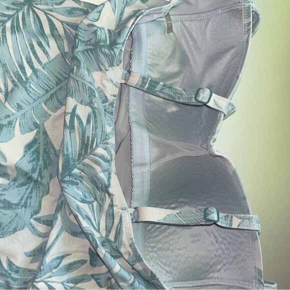 NipTuck Swim One Piece Size 8 Tropical Leaf Print Light Blue - Picture 5 of 9